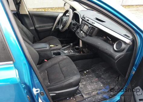 2017 Toyota Rav4 Xle z USA, uszkodzony, nr VIN JTMRFREV1HJ112875